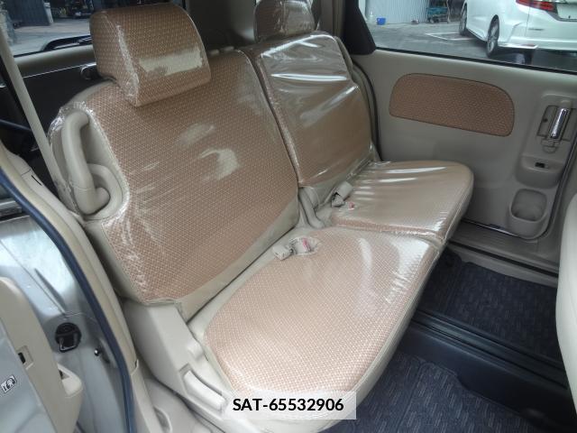 Toyota SIENTA 2011-10 7805236-15