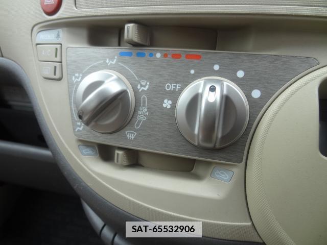 Toyota SIENTA 2011-10 7805236-19