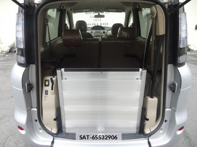 Toyota SIENTA 2011-10 7805236-4