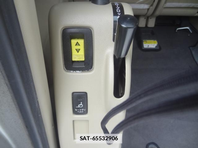 Toyota SIENTA 2011-10 7805236-6