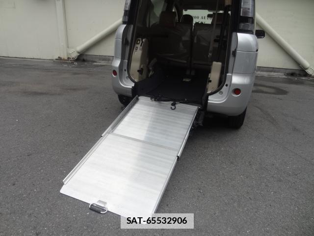 Toyota SIENTA 2011-10 7805236-7