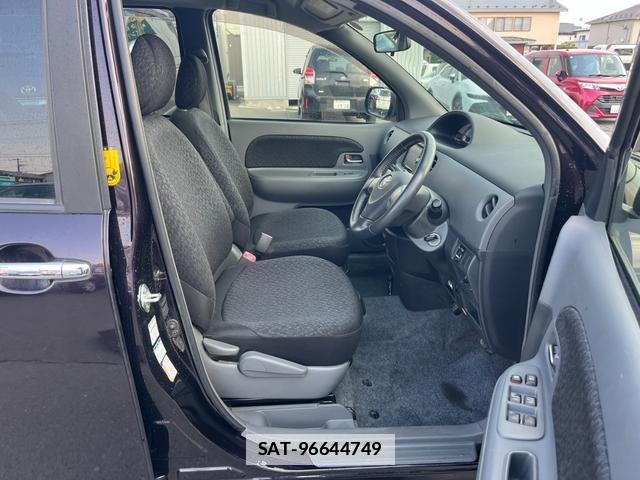 Toyota SIENTA 2014-11 7805868-10