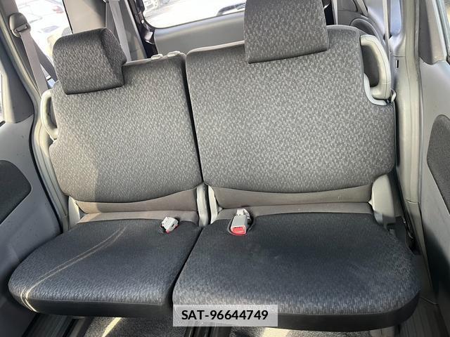 Toyota SIENTA 2014-11 7805868-14