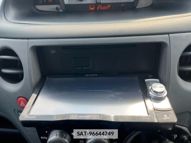 Toyota SIENTA 2014-11 7805868-17