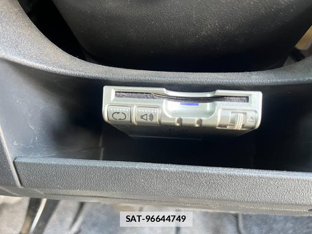 Toyota SIENTA 2014-11 7805868-18