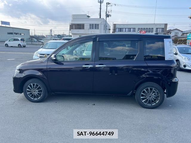 Toyota SIENTA 2014-11 7805868-6