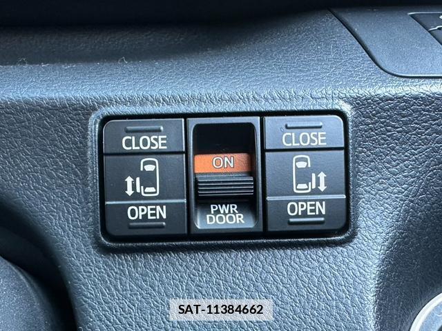 Toyota SIENTA 2019-03 7809045-15