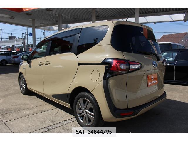 Toyota SIENTA 2018-11 7809434-11