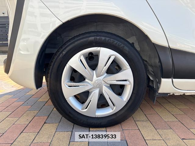 Toyota SIENTA 2020-06 7809582-15