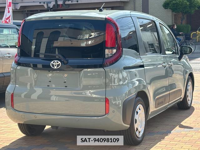 Toyota SIENTA 2022-10 7809583-13