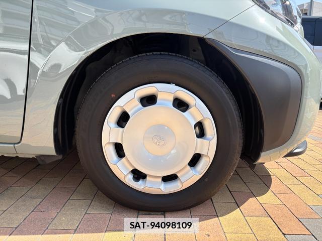 Toyota SIENTA 2022-10 7809583-4