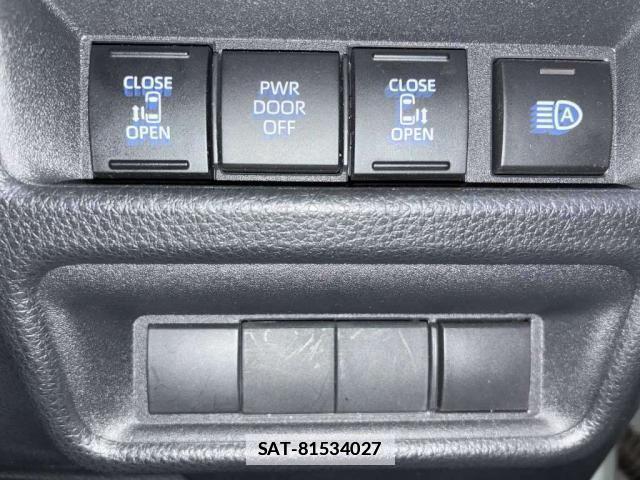 Toyota SIENTA 2022-11 7811156-7