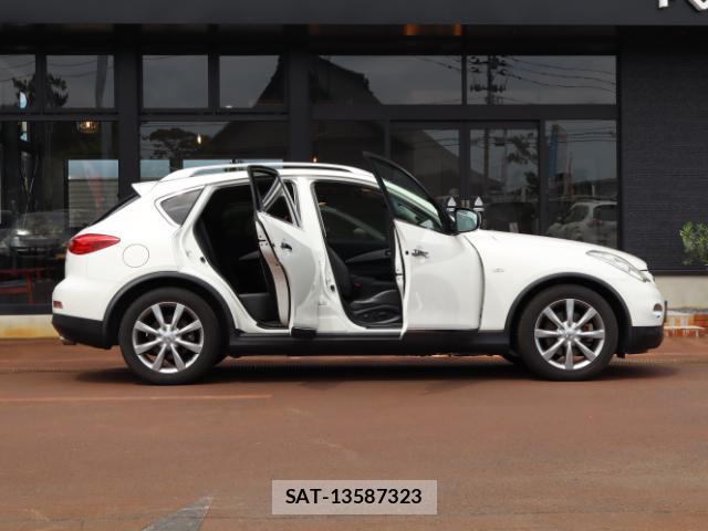 Nissan SKYLINE CROSSOVER 2012-07 7793355-14