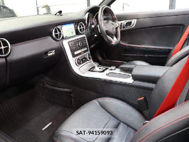 Mercedes Benz SLC 2016-06 7799582-2