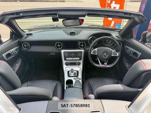 Mercedes Benz SLC 2017-04 7809662-2