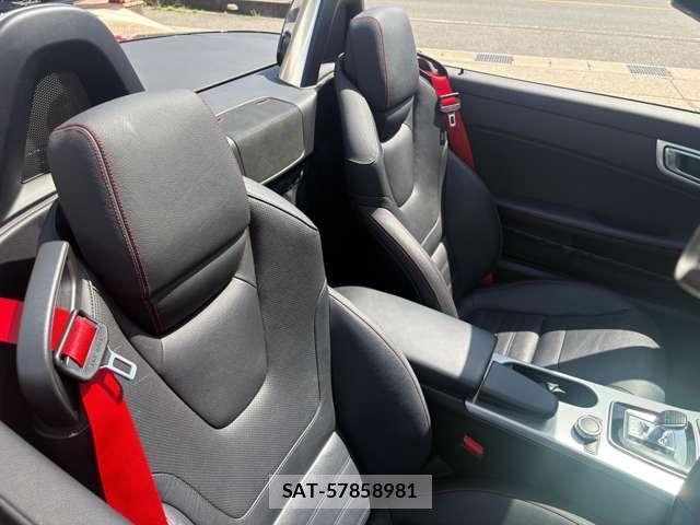 Mercedes Benz SLC 2017-04 7809662-5