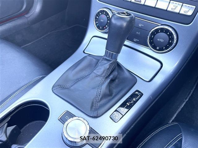 Mercedes Benz SLK 2011-07 7798245-14