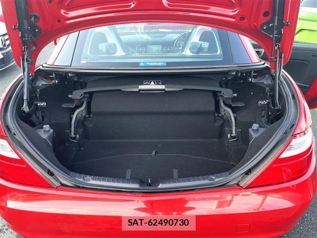 Mercedes Benz SLK 2011-07 7798245-17