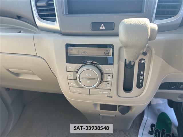 Suzuki SPACIA 2013-06 7797823-18