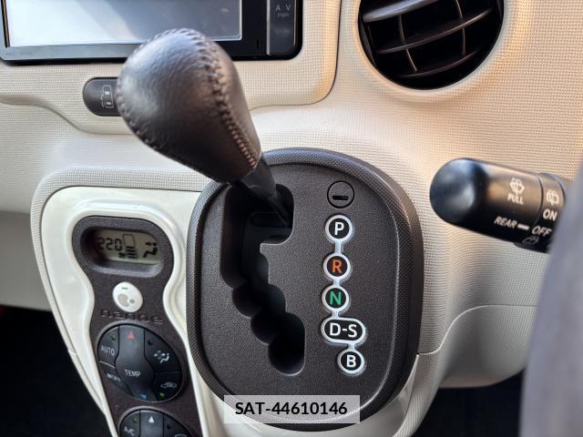 Toyota SPADE 2013-09 7793559-15