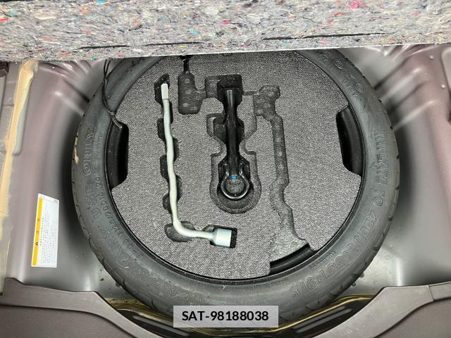 Toyota SPADE 2016-02 7796785-13