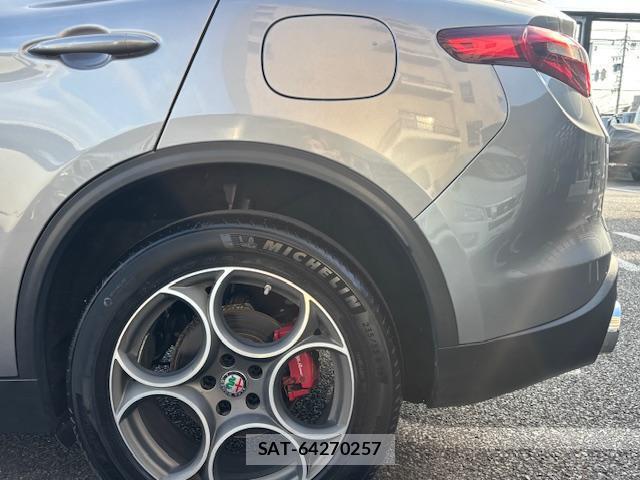ALFA ROMEO STELVIO 2019-01 7809781-12