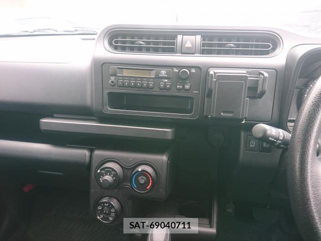 Toyota SUCCEED 2018-04 7797704-4