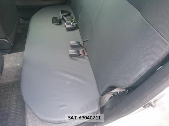 Toyota SUCCEED 2018-04 7797704-6