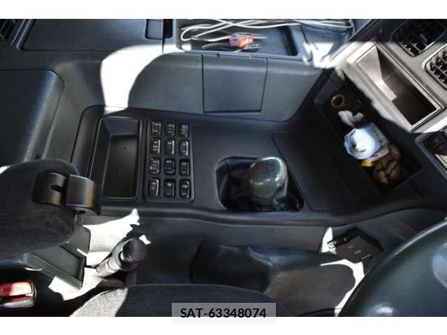 MITSUBISHI FUSO SUPER GREAT 2002-03 7796527-13
