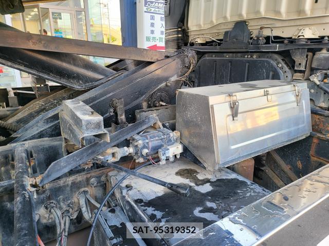 MITSUBISHI FUSO SUPER GREAT 2003-09 7798018-11