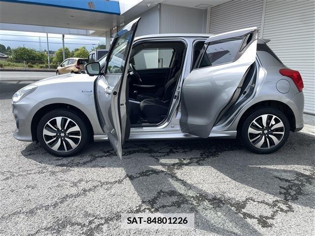 Suzuki SWIFT 2018-04 7792966-11