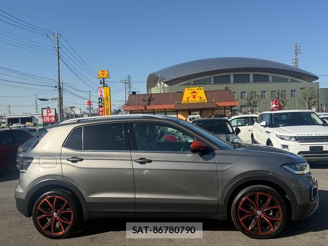 VolksWagen T-CROSS 2020-03 7808785-12