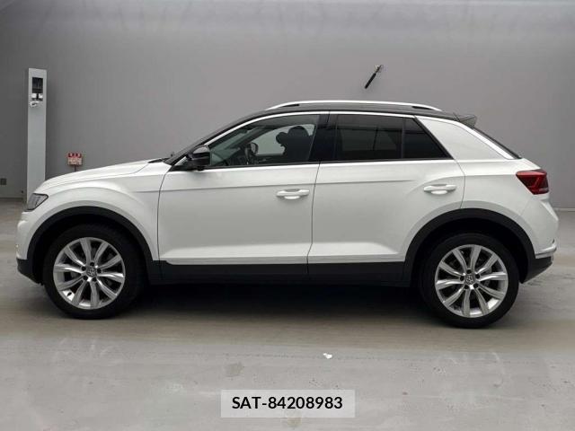 VolksWagen T-ROC 2020-11 7810369-10