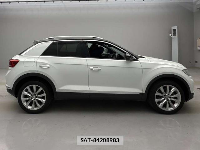 VolksWagen T-ROC 2020-11 7810369-3