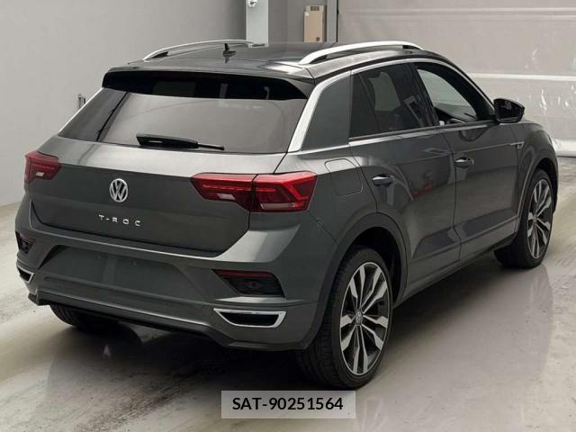 VolksWagen T-ROC 2020-08 7810419-1