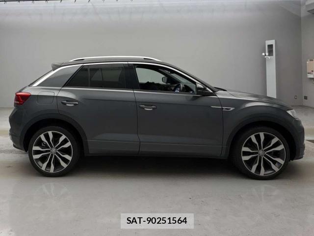 VolksWagen T-ROC 2020-08 7810419-11