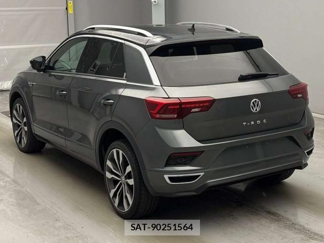 VolksWagen T-ROC 2020-08 7810419-12