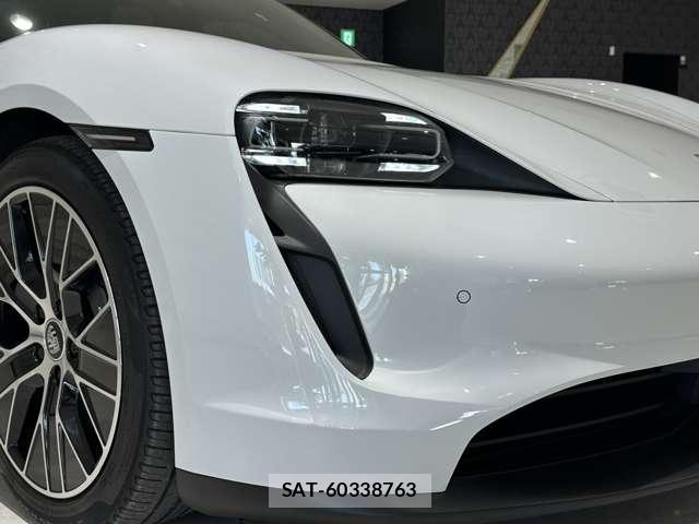 Porsche Taycan 2021-10 7799706-10