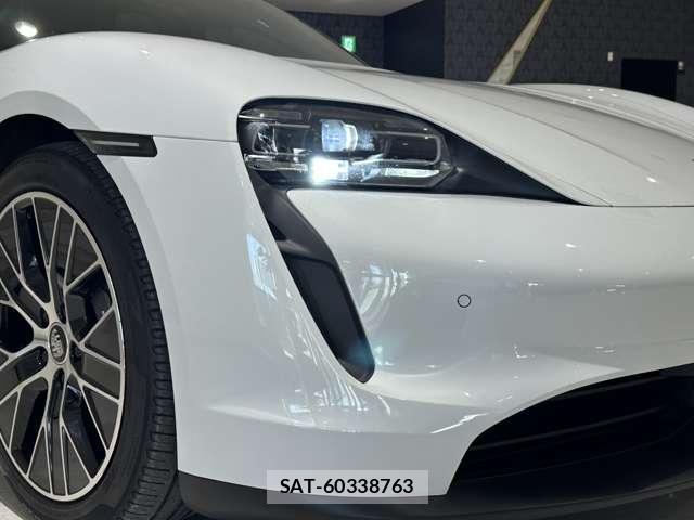 Porsche Taycan 2021-10 7799706-11