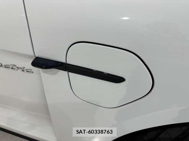 Porsche Taycan 2021-10 7799706-12