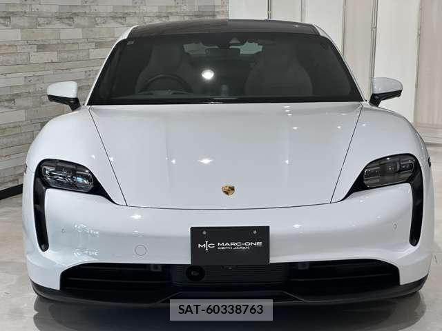 Porsche Taycan 2021-10 7799706-3