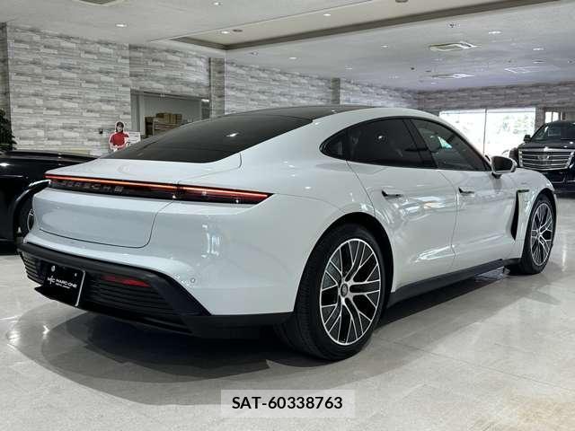 Porsche Taycan 2021-10 7799706-5