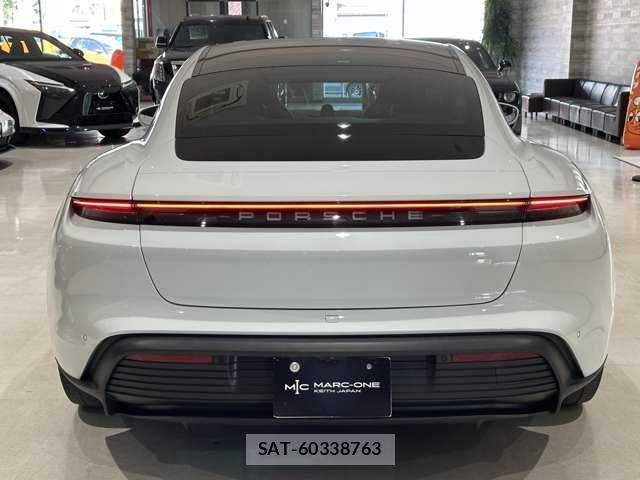 Porsche Taycan 2021-10 7799706-6