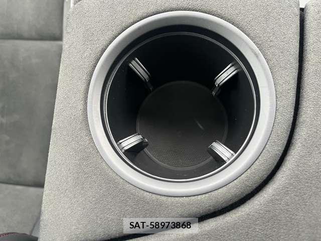Porsche Taycan 2022-08 7802602-7