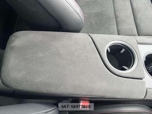 Porsche Taycan 2022-08 7802602-8