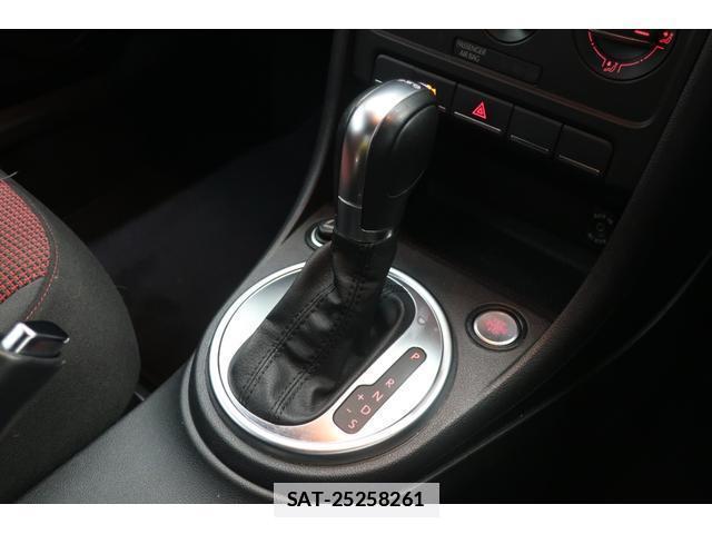 VolksWagen THE BEETLE 2015-02 7793189-9
