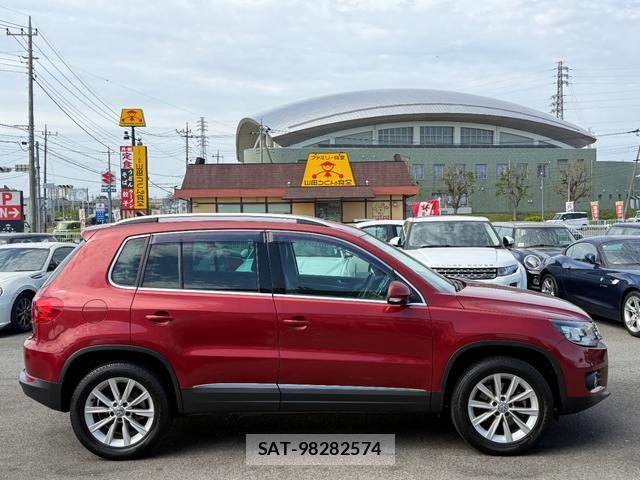 VolksWagen TIGUAN 2016-03 7808802-12