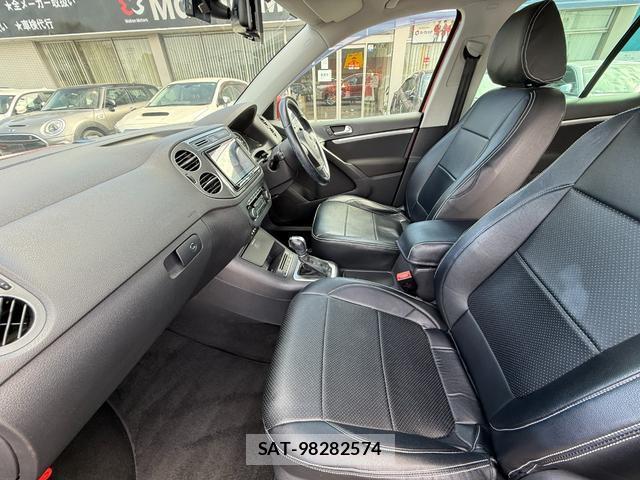 VolksWagen TIGUAN 2016-03 7808802-16