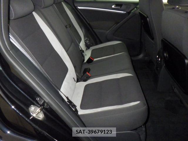 VolksWagen TIGUAN 2014-06 7810353-3