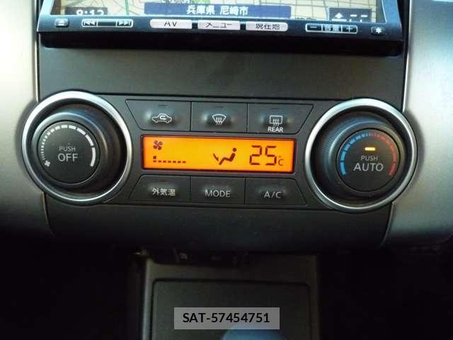 Nissan TIIDA 2010-08 7810925-12